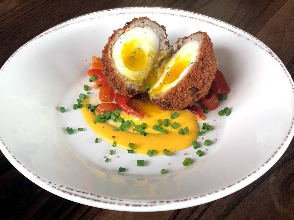 Strandhill Public | restaurant | 10288 Causeway Blvd, Tampa, FL 33619, USA | 8134427080 OR +1 813-442-7080