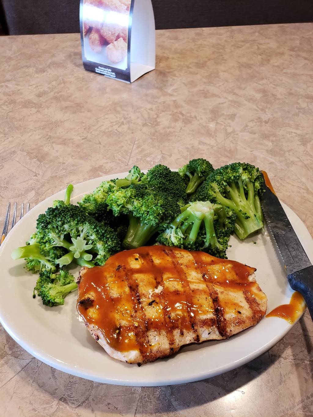 Okoboji Grill | restaurant | 1425 W 19th St S, Newton, IA 50208, USA | 6417921023 OR +1 641-792-1023