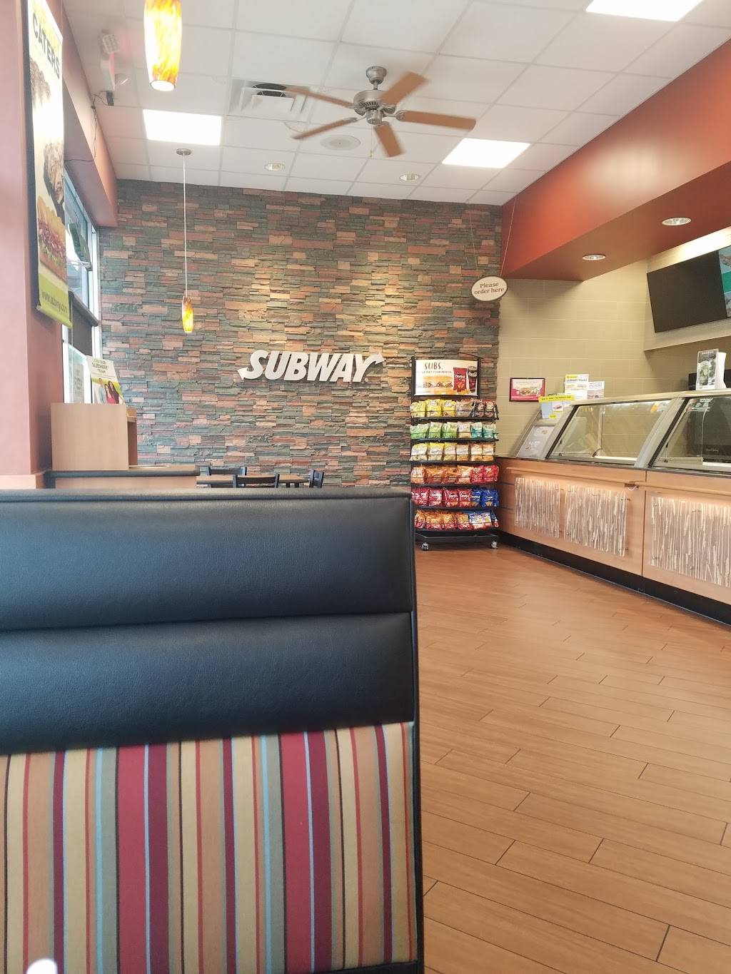 Subway Restaurants | restaurant | 2305 Main St, Highland, IN 46322, USA | 2192376139 OR +1 219-237-6139