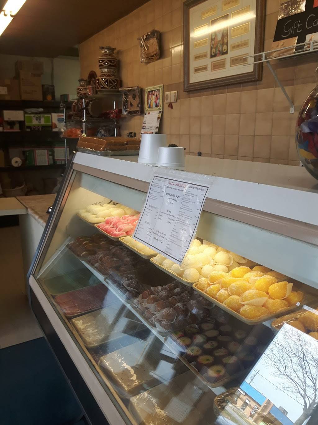 Sall Sweet & Curry | restaurant | 216 Barton St, Stoney Creek, ON L8E 2K2, Canada | 9056627822 OR +1 905-662-7822