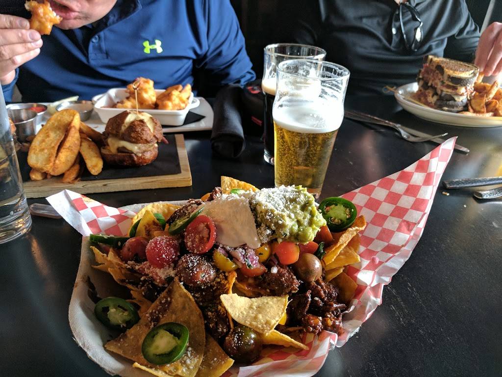 Macallans Public House | restaurant | 330 W Birch St, Brea, CA 92821, USA | 7145291224 OR +1 714-529-1224