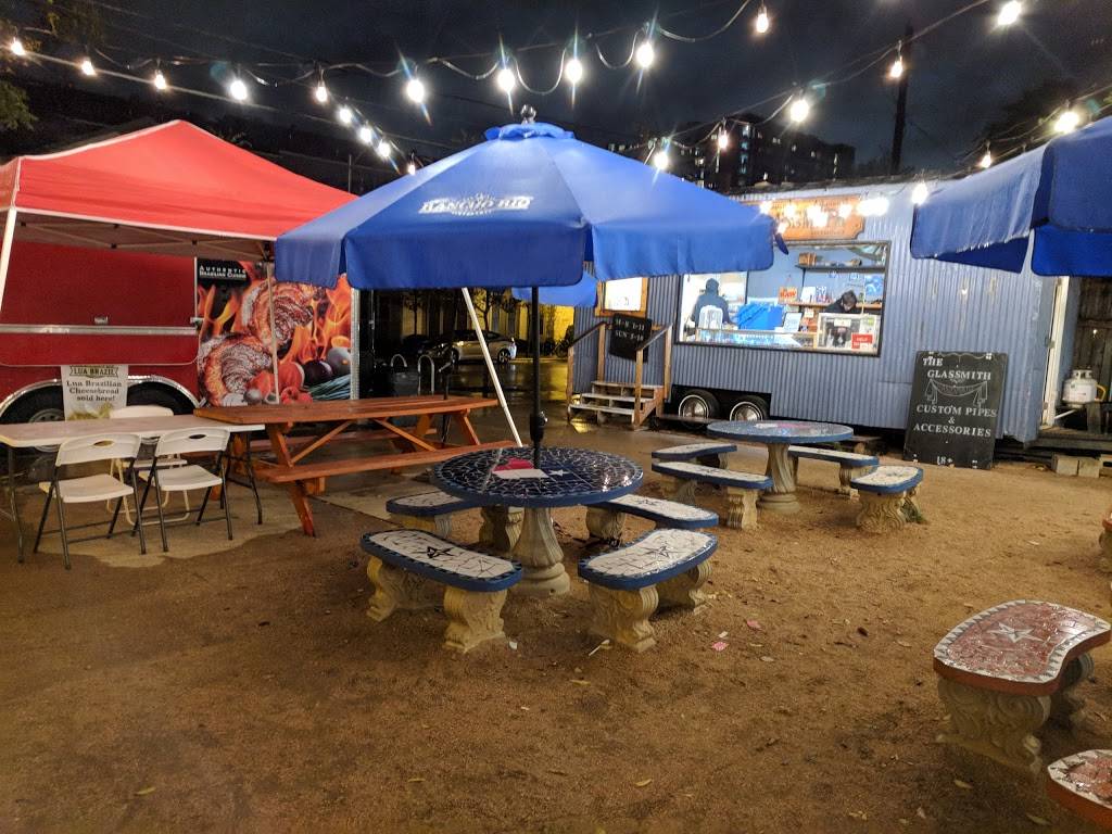 Longhorn Chicken | restaurant | 2512 Rio Grande St, Austin, TX 78705, USA | 5127202334 OR +1 512-720-2334