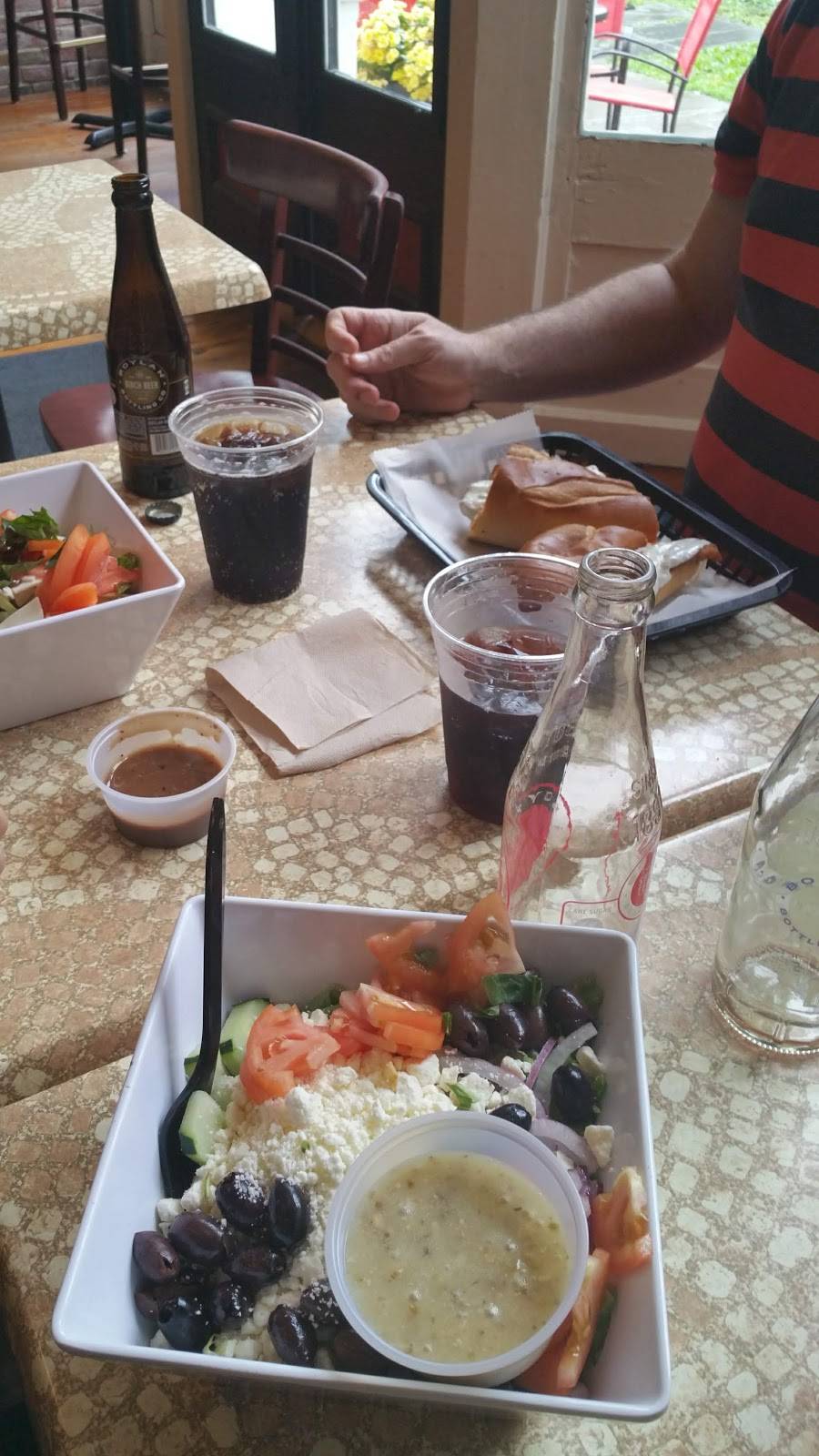 Broad Street Bagel Co. | restaurant | 1 Broad St, Kinderhook, NY 12106, USA | 5187588084 OR +1 518-758-8084