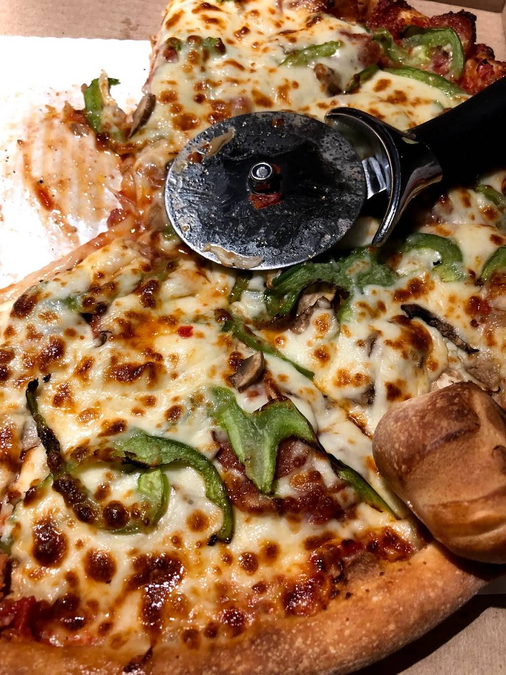 Ouest Antonios Pizza | restaurant | 3903 Boulevard Lévesque O, Laval, QC H7W 2P1, Canada | 4509731337 OR +1 450-973-1337