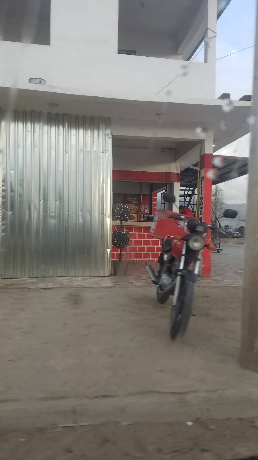 Charlys Pizza | restaurant | Granjas Familiares del Matamoros, 22203 Tijuana, B.C., Mexico | 016648191565 OR +52 664 819 1565