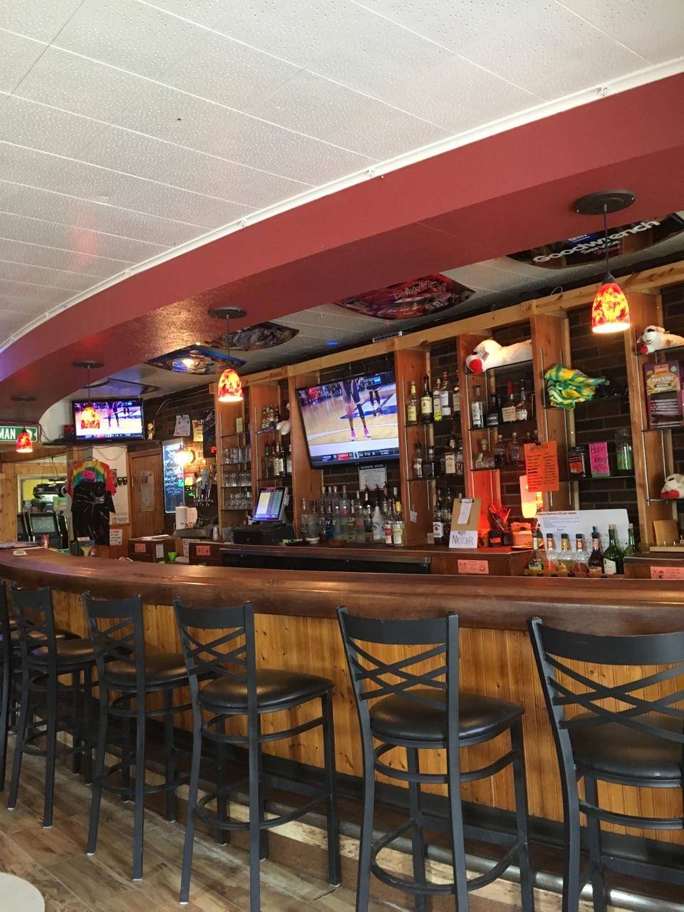 Pour Haus | restaurant | 15297 WI-32, Lakewood, WI 54138, USA | 7152766637 OR +1 715-276-6637