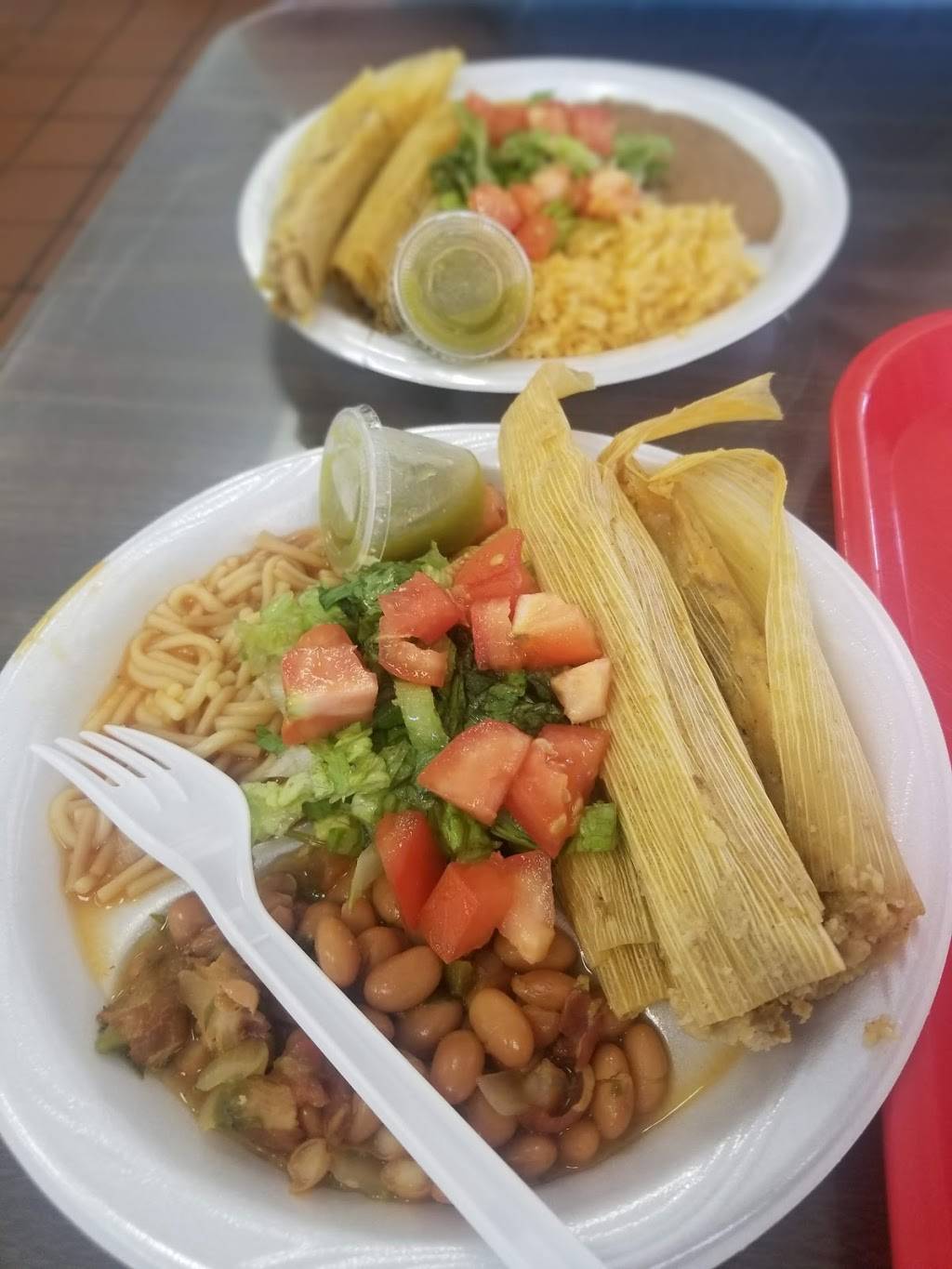 Tellez Tamales & Barbacoa | restaurant | 1737 S General McMullen Dr, San Antonio, TX 78237, USA | 2104331367 OR +1 210-433-1367