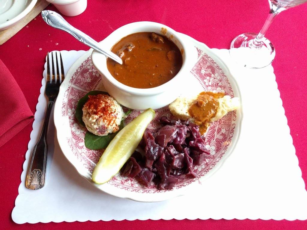 Vladimirs Czech Restaurant | restaurant | 12785 Sir Francis Drake Blvd, Inverness, CA 94937, USA | 4156691021 OR +1 415-669-1021