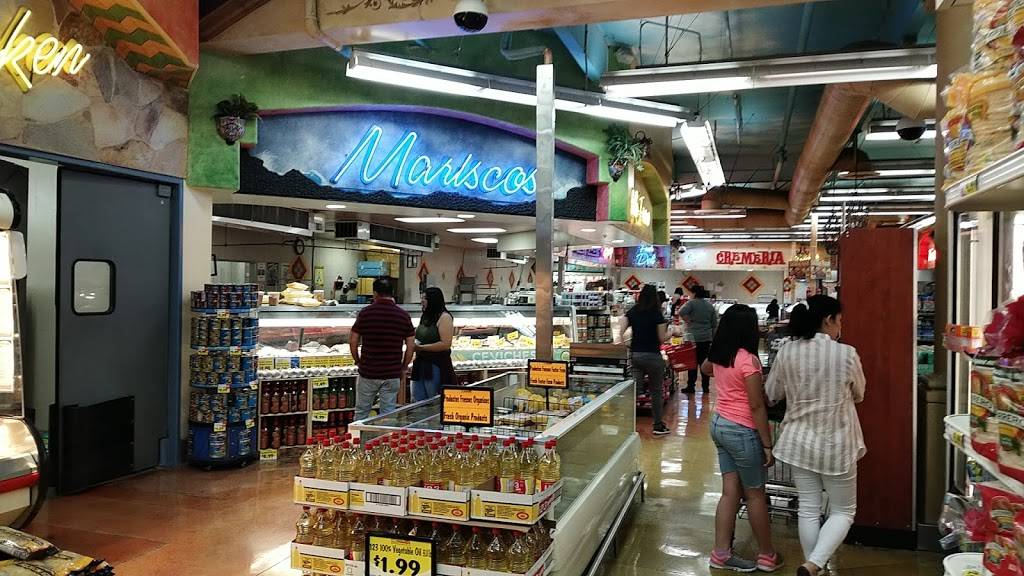 Vallarta Supermarkets | bakery | 19725 Vanowen St, Winnetka, CA 91306, USA | 8187165704 OR +1 818-716-5704