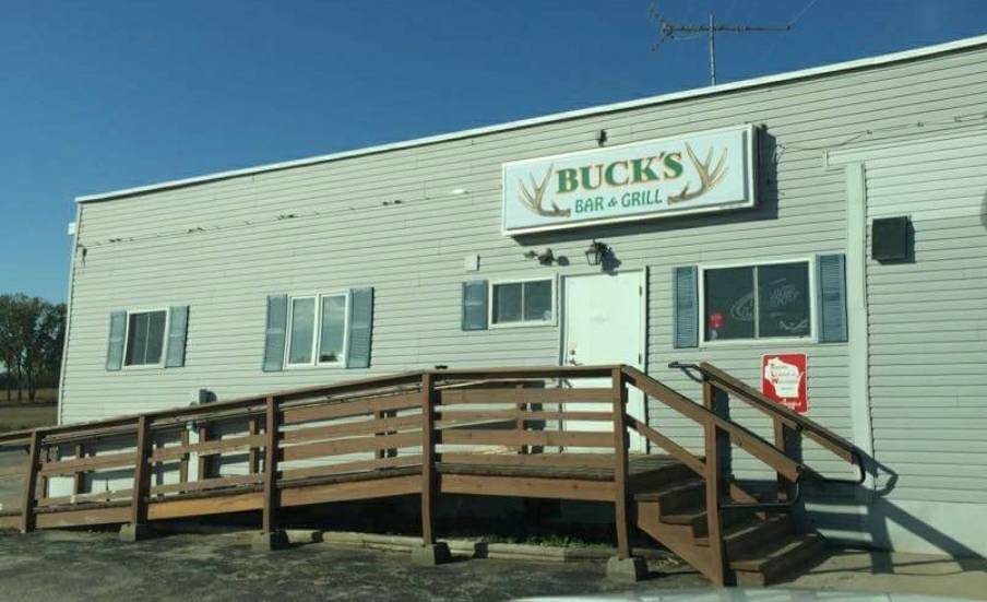 Bucks Bar & Grill | restaurant | 2977 WI-32, Pulaski, WI 54162, USA | 9208222023 OR +1 920-822-2023