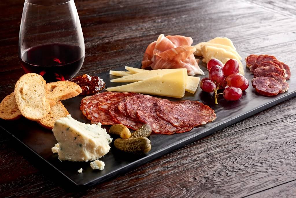 Camerons Steakhouse | meal takeaway | 115 Willits St, Birmingham, MI 48009, USA | 2487231700 OR +1 248-723-1700