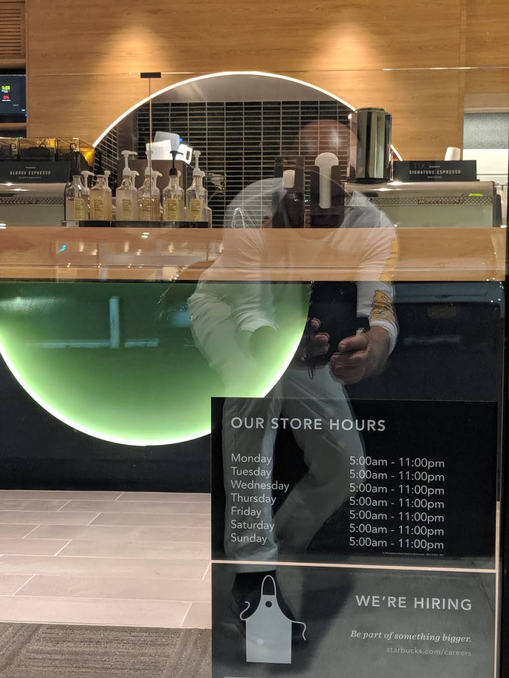 Starbucks Coffee | cafe | 1143 W Glenoaks Blvd, Glendale, CA 91202, USA | 8185078020 OR +1 818-507-8020