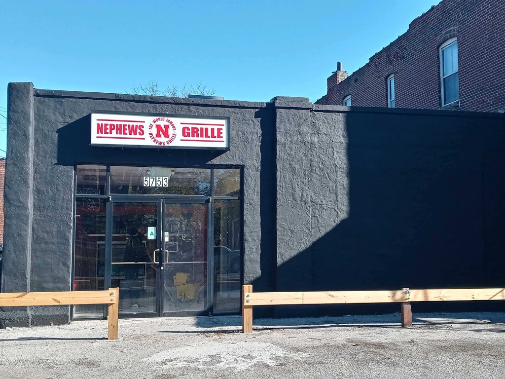 Nephews Grille | restaurant | 5753 Page Blvd, St. Louis, MO 63112, USA | 3148333738 OR +1 314-833-3738