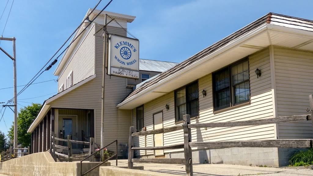 Klemmes Wagon Wheel | restaurant | 120 S Wisconsin Dr, Howards Grove, WI 53083, USA | 9205652325 OR +1 920-565-2325