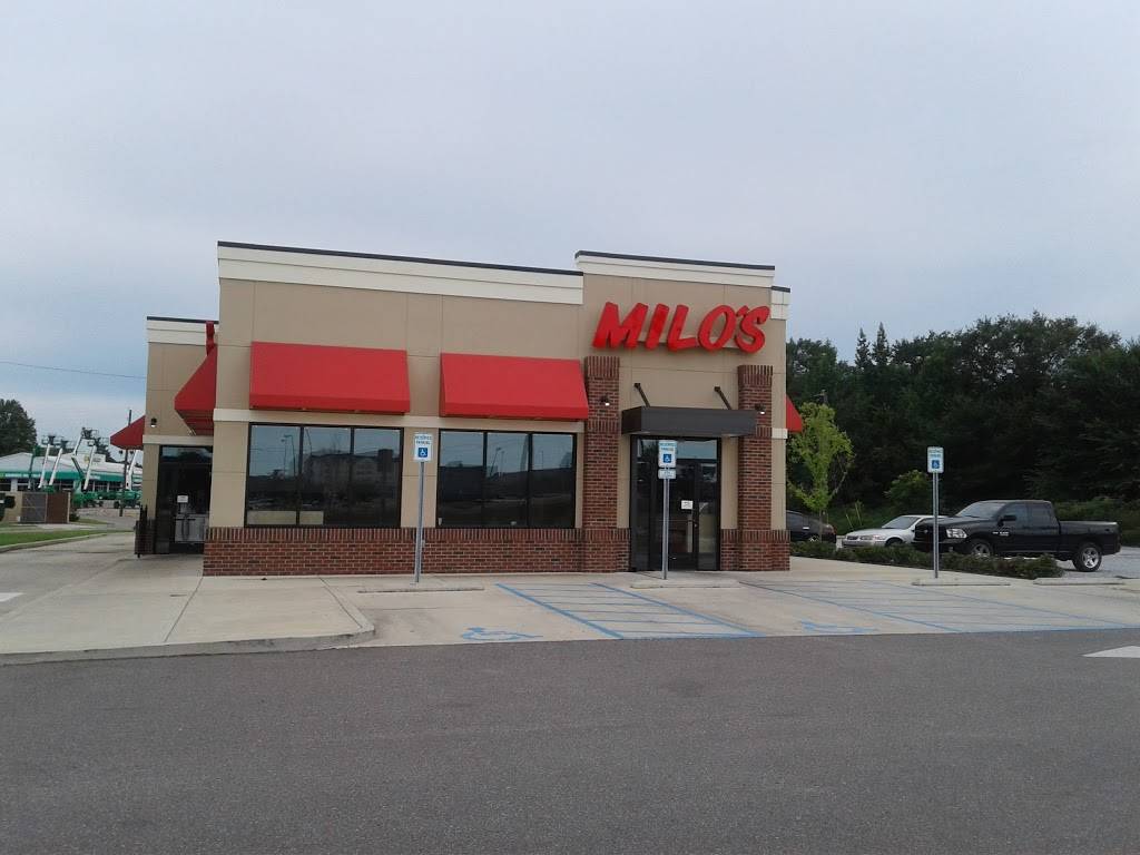 Milos Hamburgers | restaurant | 5020 Old Greensboro Rd, Tuscaloosa, AL 35405, USA | 2052487215 OR +1 205-248-7215