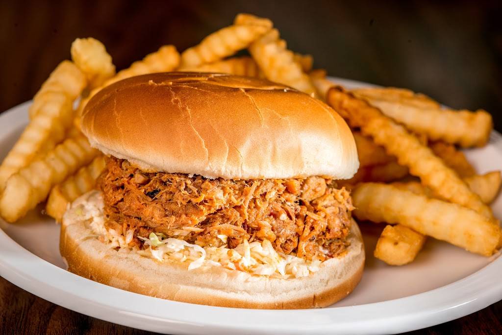 Pierces Pitt Bar-B-Que | restaurant | 447 E Rochambeau Dr, Williamsburg, VA 23188, USA | 7575652955 OR +1 757-565-2955