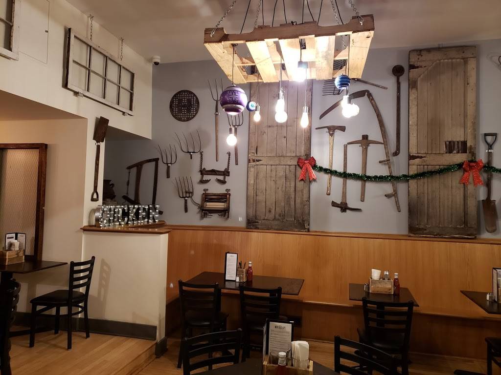 Crafty Cow | restaurant | 2675 S Kinnickinnic Ave, Milwaukee, WI 53207, USA | 4148080481 OR +1 414-808-0481