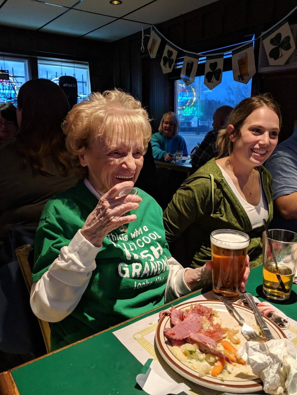 Kilcoyne Redwood Inn | restaurant | 342 N Milwaukee Ave, Wheeling, IL 60090, USA | 8475413650 OR +1 847-541-3650