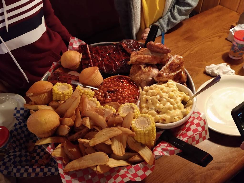 Famous Daves Bar-B-Que | restaurant | 9911 NE Cascades Pkwy, Portland, OR 97220, USA | 5034939000 OR +1 503-493-9000