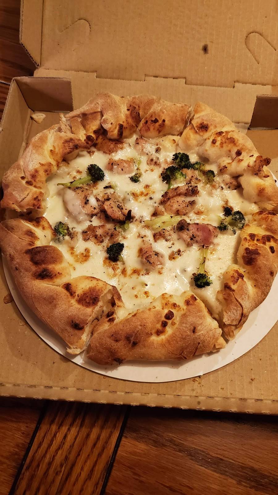 Hernandos Pizza Pub | restaurant | 78199 US-40, Winter Park, CO 80482, USA | 9707265409 OR +1 970-726-5409