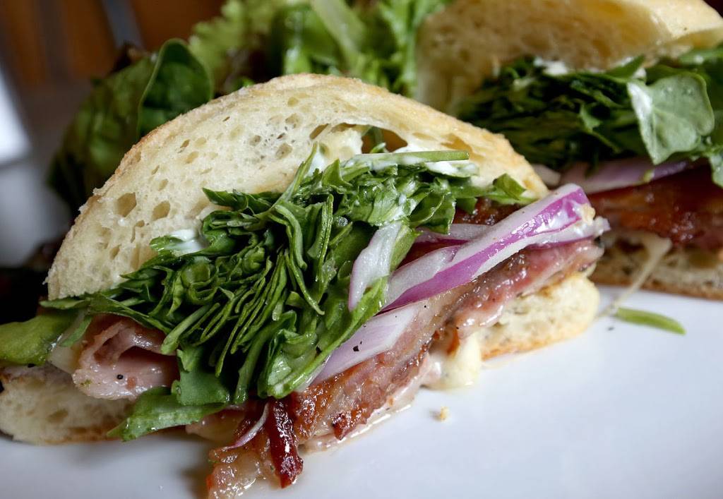 Off Broadway Drafthouse | restaurant | 5404 Raywood Rd, Madison, WI 53713, USA | 6086309111 OR +1 608-630-9111