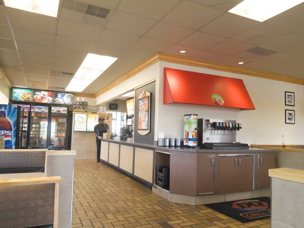 Dairy Queen | restaurant | 1718 S Main St, Bloomington, IL 61701, USA | 3098276432 OR +1 309-827-6432