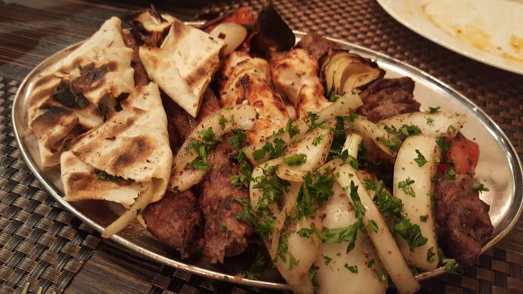 Les Grillades | restaurant | 111 Colonnade Rd, Nepean, ON K2E 7M3, Canada | 6137233224 OR +1 613-723-3224