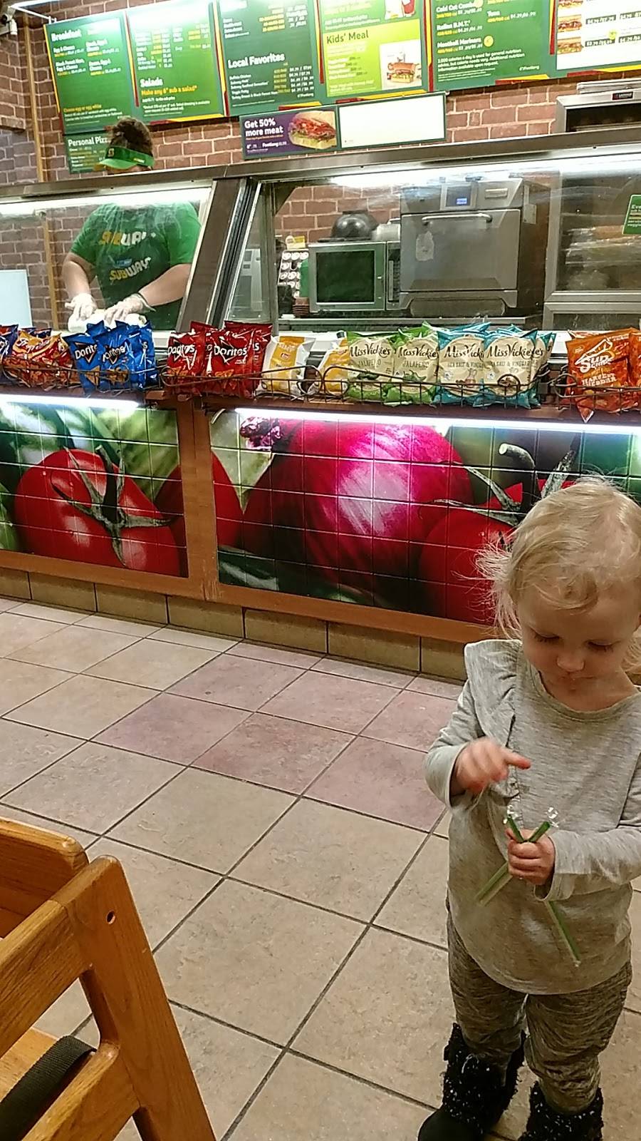 Subway | restaurant | 2112 W Galena Blvd, Aurora, IL 60506, USA | 6309067827 OR +1 630-906-7827