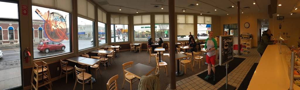 Brueggers Bagels | bakery | 548 Monroe Ave, Rochester, NY 14607, USA | 5852563410 OR +1 585-256-3410