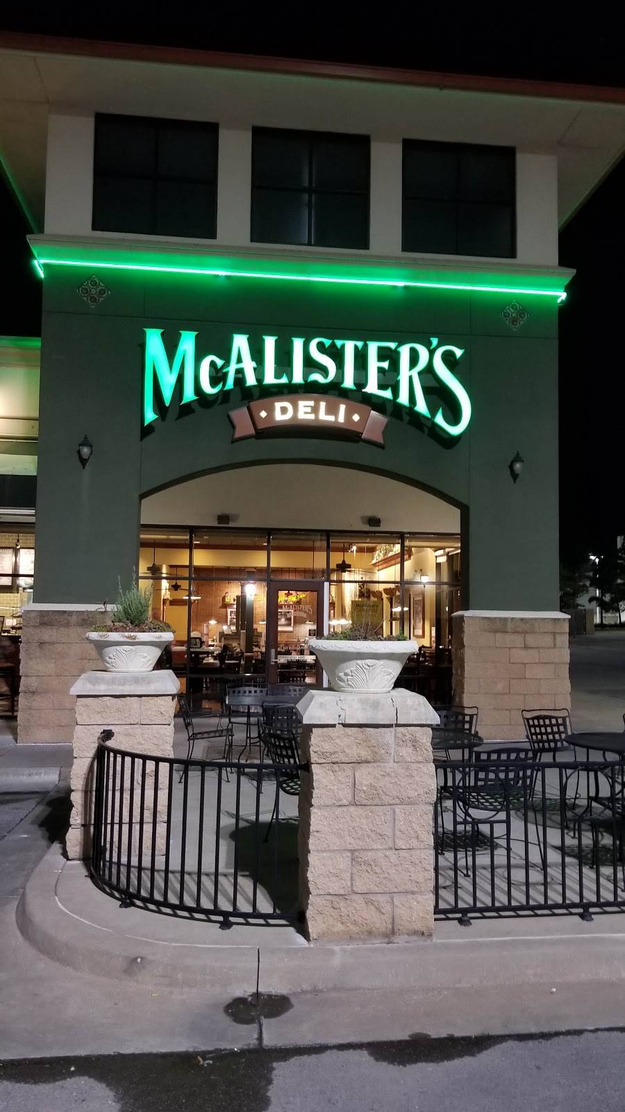 McAlisters Deli | restaurant | 4951 E 21st St, Tulsa, OK 74112, USA | 9183923373 OR +1 918-392-3373