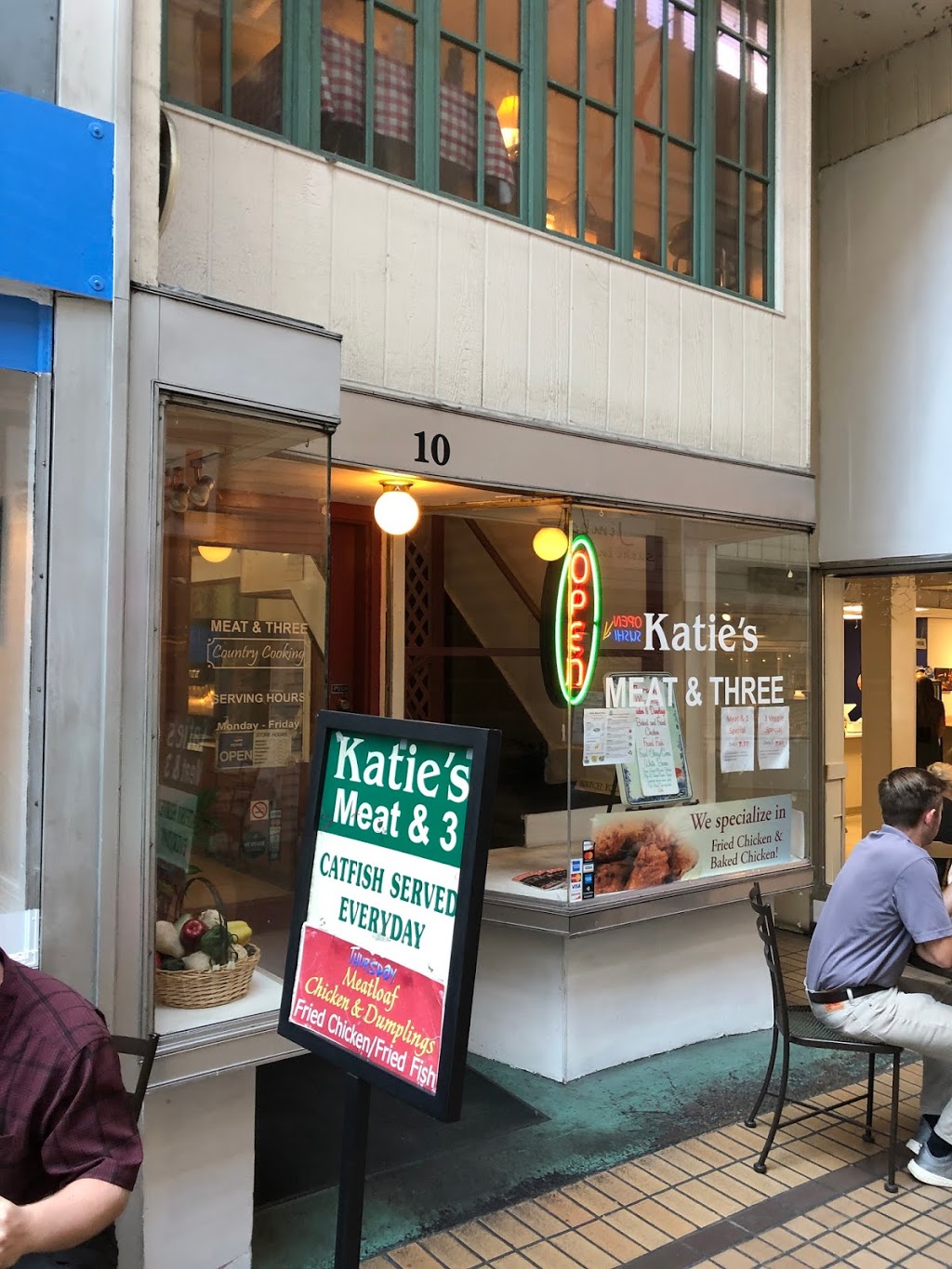 Katies Meat & Three | restaurant | 10 Arcade Alley, Nashville, TN 37219, USA | 6152561055 OR +1 615-256-1055