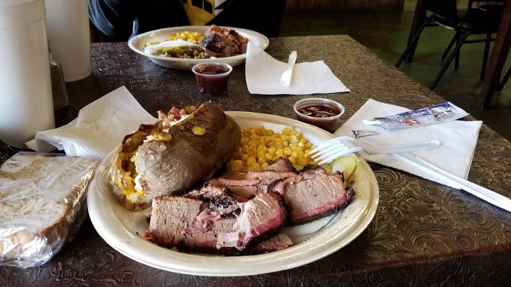 McBees BBQ | restaurant | 508 Landa St, New Braunfels, TX 78130, USA | 8306080422 OR +1 830-608-0422