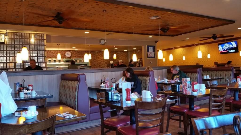 The Broken Yolk Cafe | restaurant | 1851 Garnet Ave, San Diego, CA 92109, USA | 8582709655 OR +1 858-270-9655