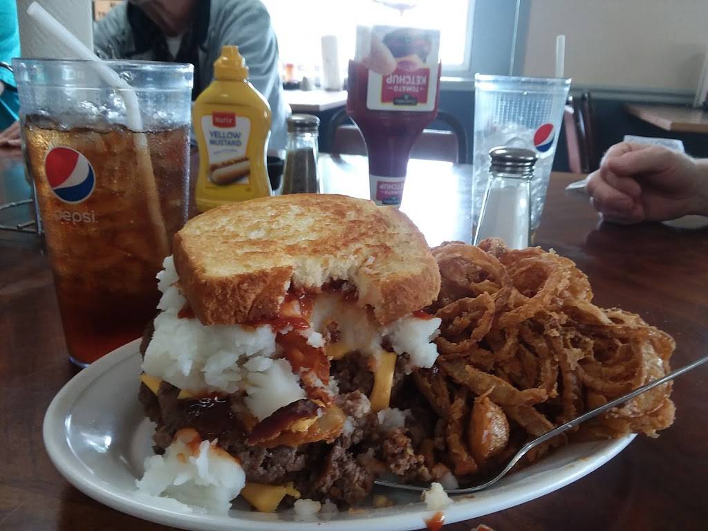 Russells Triangle Cafe | restaurant | 19911 MO-21, Caledonia, MO 63631, USA | 5737791239 OR +1 573-779-1239