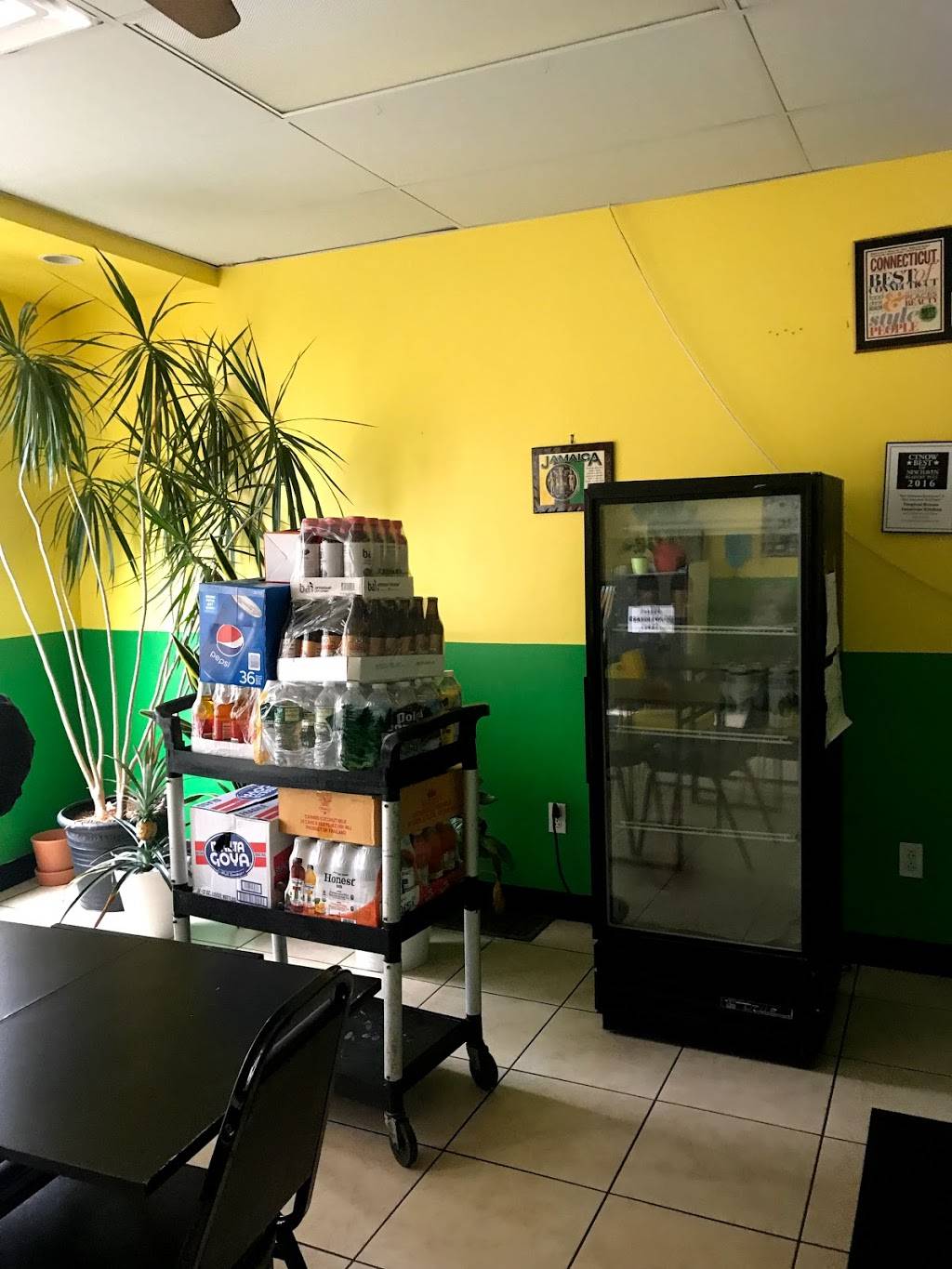 Tropical Breeze Jamaican Kitchen | restaurant | 423 Campbell Ave, West Haven, CT 06516, USA | 2039317115 OR +1 203-931-7115