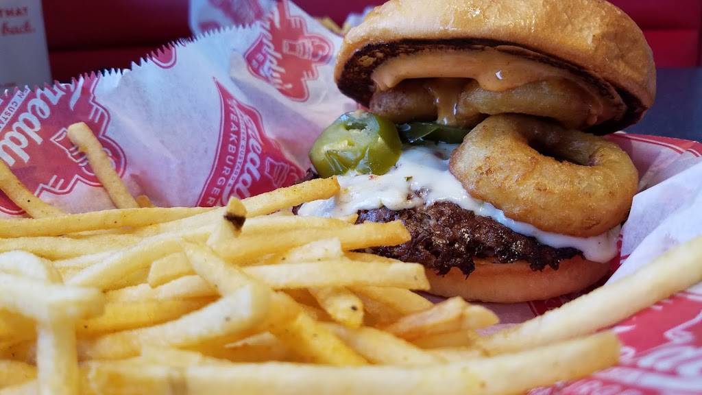 Freddys Frozen Custard & Steakburgers | restaurant | 9901 Xenia Ave N, Brooklyn Park, MN 55443, USA | 7634329860 OR +1 763-432-9860