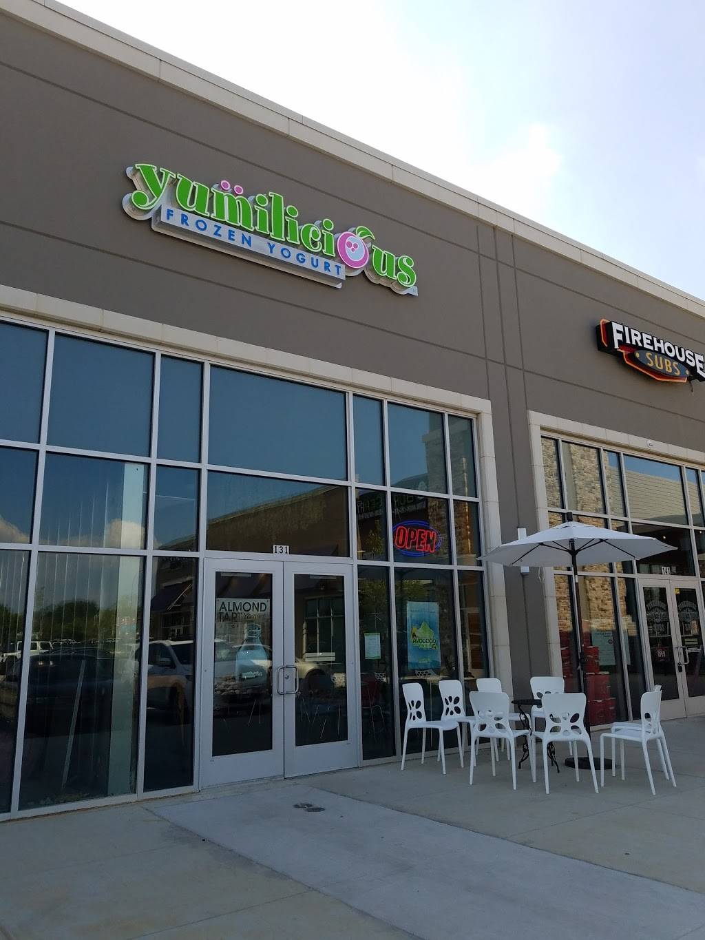 Yumilicious | restaurant | Champions Park, 1805 N Collins St #131, Arlington, TX 76011, USA | 8176425171 OR +1 817-642-5171