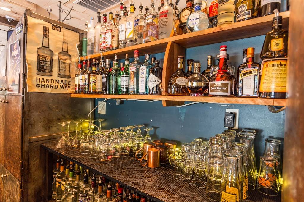 Bartletts Gourmet Grill & Tavern | restaurant | 131 East Dunes Highway, Beverly Shores, IN 46301, USA | 2198793081 OR +1 219-879-3081