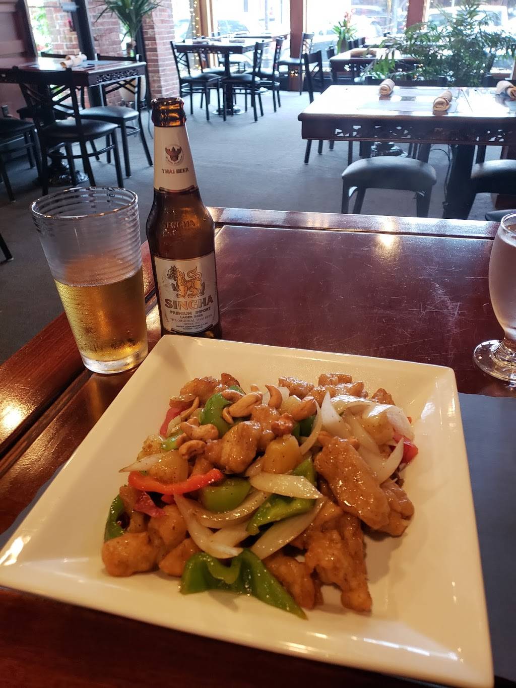 Thai Lily Kitchen | restaurant | 19 Pleasant St, Newburyport, MA 01950, USA | 9784998899 OR +1 978-499-8899