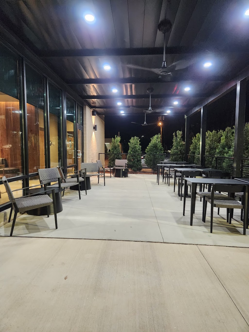 Starbucks | cafe | 622 Hugh Adams Rd, Defuniak Springs, FL 32435, USA | 8509202293 OR +1 850-920-2293