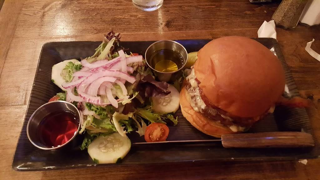 The Tap Room | restaurant | 1010 Park Blvd, Massapequa Park, NY 11762, USA | 5165907030 OR +1 516-590-7030