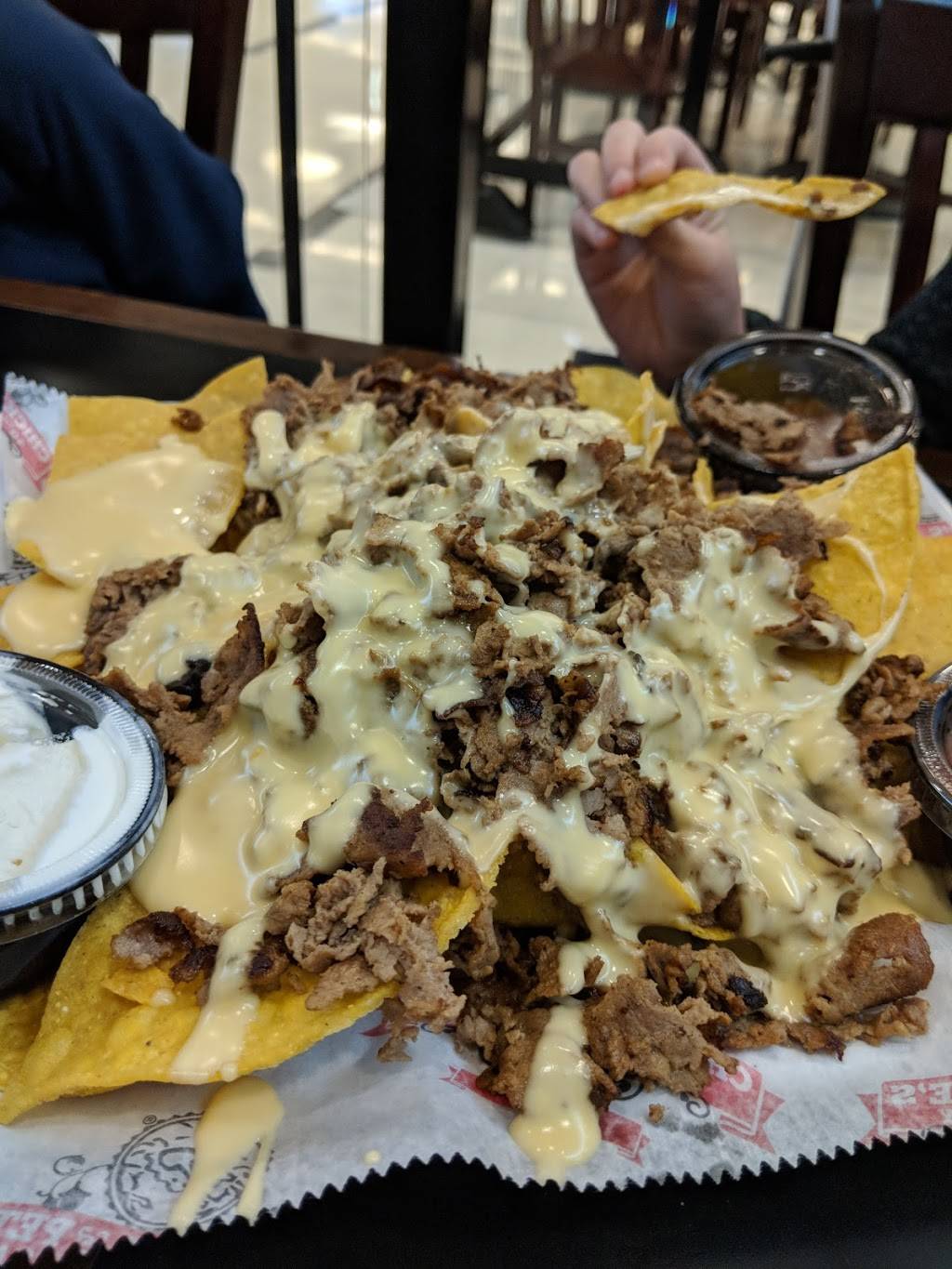 Chickies and Petes | restaurant | Terminal D Philadelphia International Airport 8000 Essington Ave, Philadelphia, PA 19153, USA | 2153652126 OR +1 215-365-2126