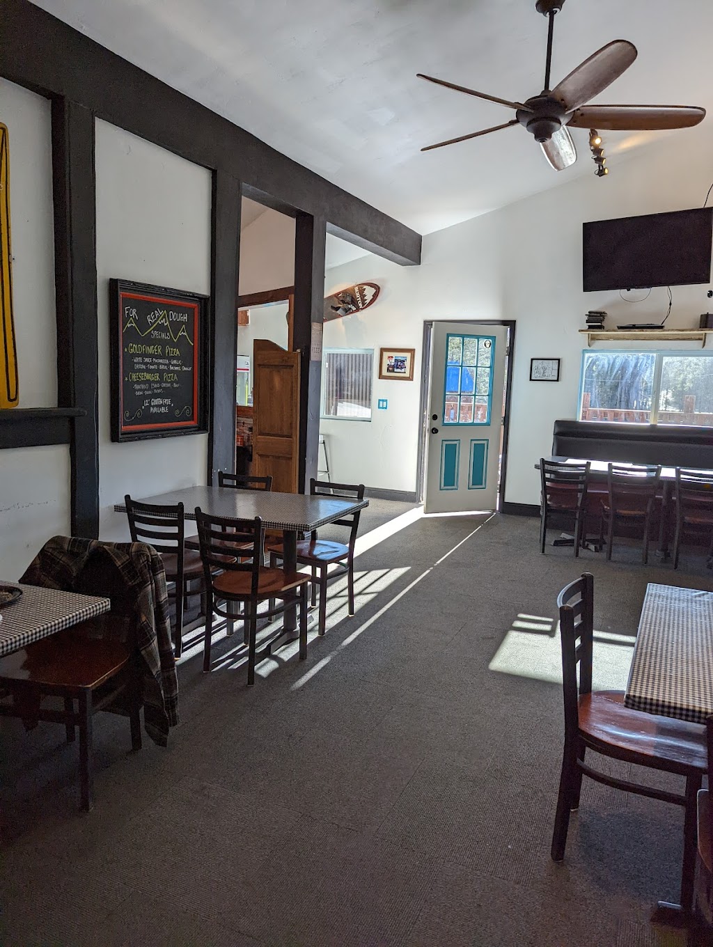 For Real Dough Pizza | restaurant | 53070 Donner Pass Rd, Soda Springs, CA 95724, USA | 5304263549 OR +1 530-426-3549