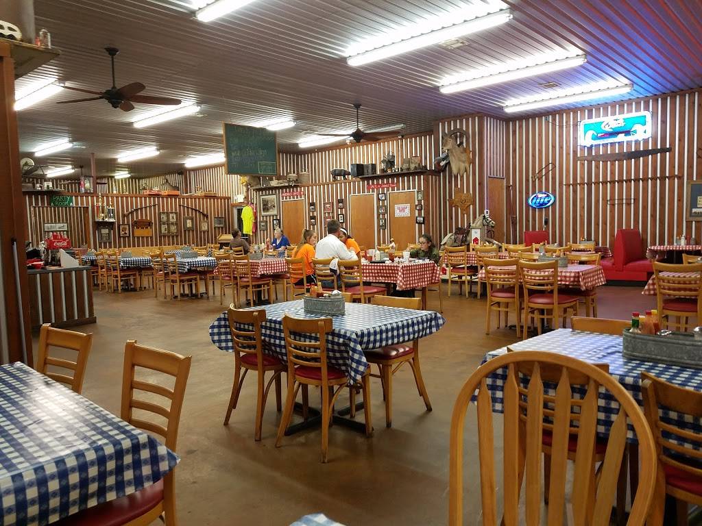 Farm House Mexia | restaurant | 1401 E Milam St, Mexia, TX 76667, USA | 2544720512 OR +1 254-472-0512