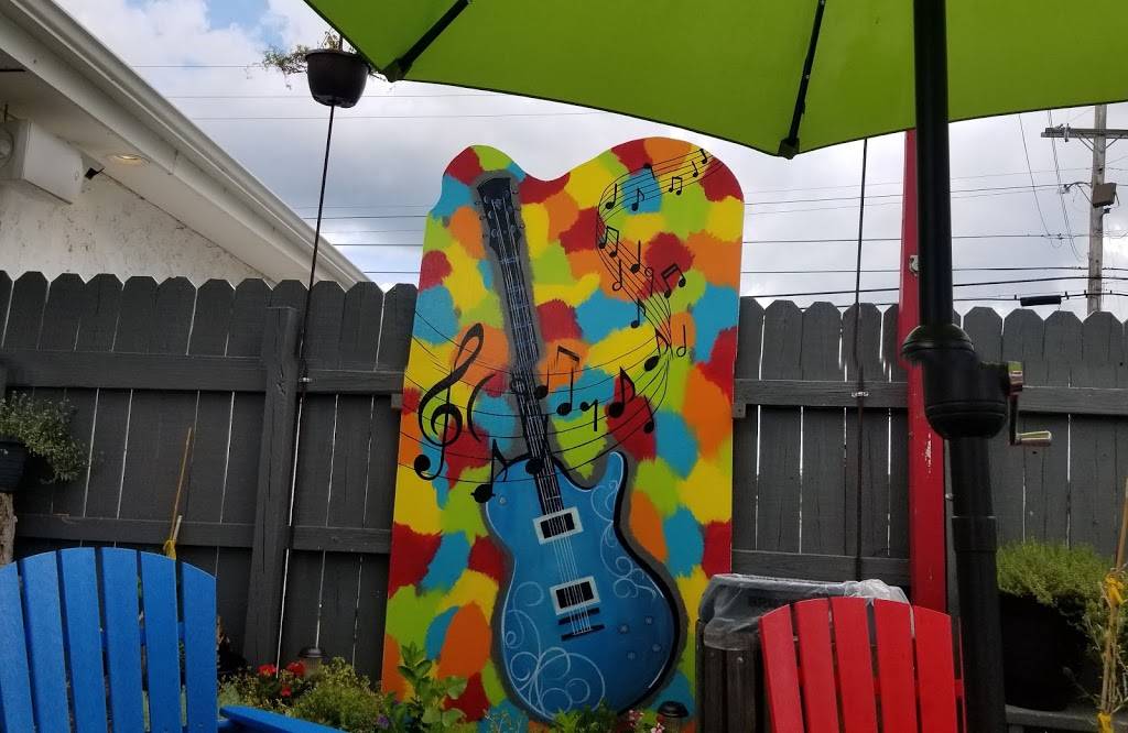 Driftwood Lounge | restaurant | 3535 Clarks River Rd, Paducah, KY 42003, USA | 2705577675 OR +1 270-557-7675