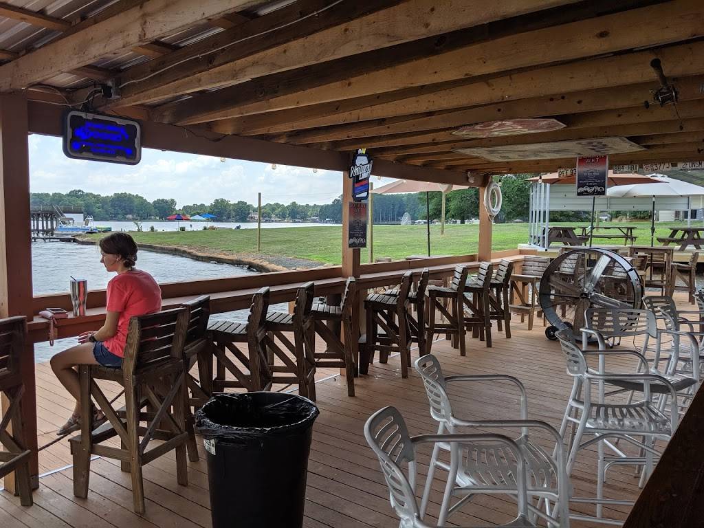The Boat House on Lake Tillery | restaurant | 712 Berry Hill Dr, Norwood, NC 28128, USA | 7044740312 OR +1 704-474-0312