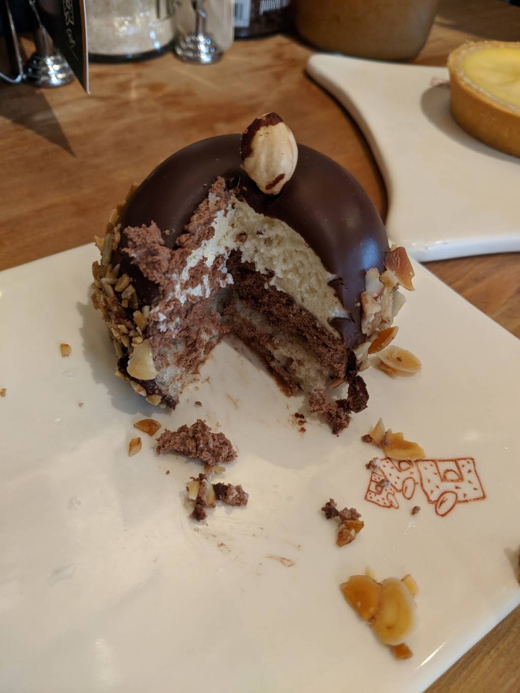 Le Pain Quotidien | restaurant | 4301 W Riverside Dr, Burbank, CA 91505, USA | 7472013888 OR +1 747-201-3888