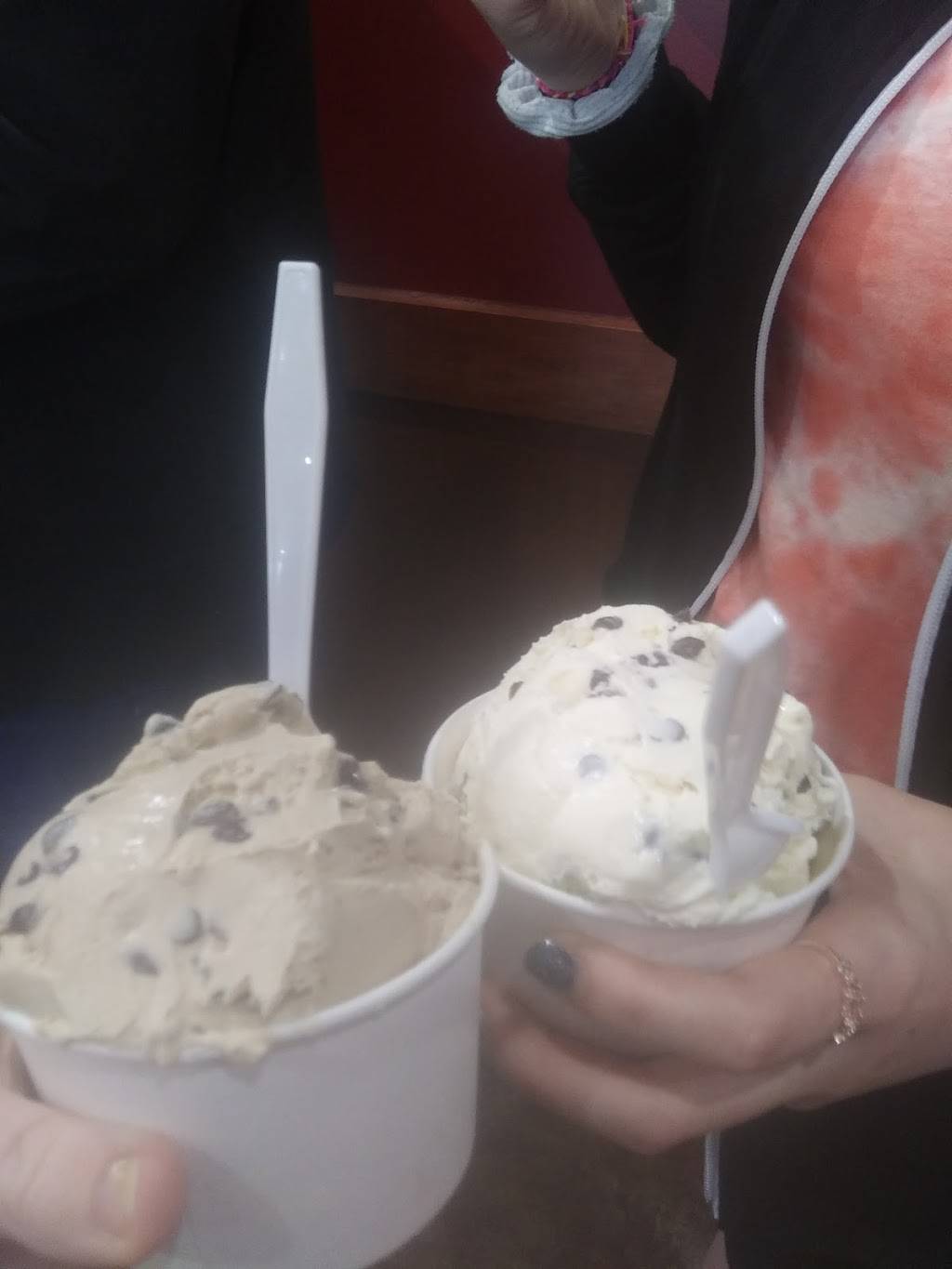 Cold Stone Creamery | bakery | 42761 Woodward Ave, Bloomfield Hills, MI 48302, USA | 2483323014 OR +1 248-332-3014