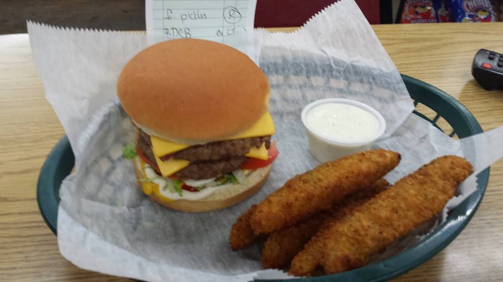 Lil Country Store Pizza | restaurant | 17752 MO-177, Jackson, MO 63755, USA | 5732432882 OR +1 573-243-2882