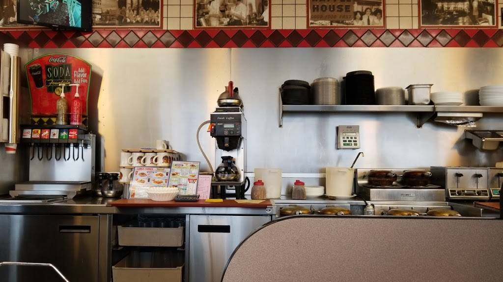 Waffle House | meal takeaway | 10563 Dixie Hwy, Louisville, KY 40272, USA | 5029955644 OR +1 502-995-5644